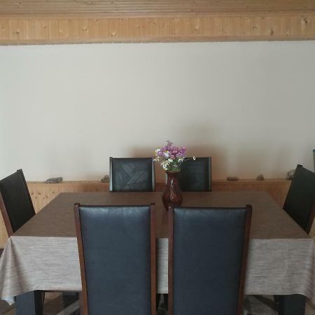 Lali'S Guest House In ジュタ エクステリア 写真