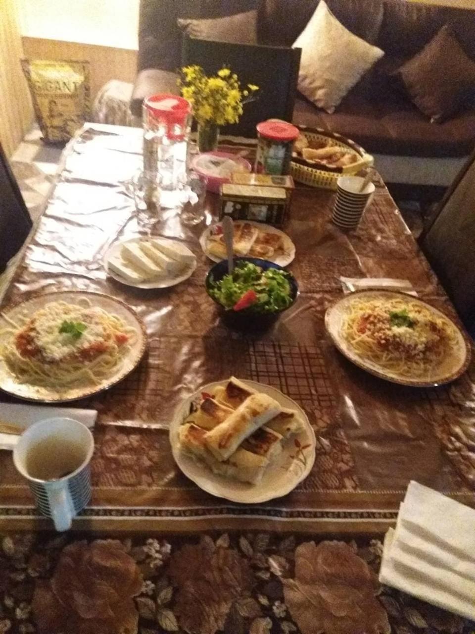 Lali'S Guest House In ジュタ エクステリア 写真